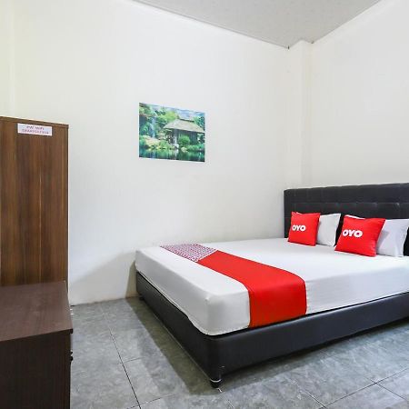 Oyo 3830 Dfarys Gh Syariah Hotel Balikpapan  Luaran gambar