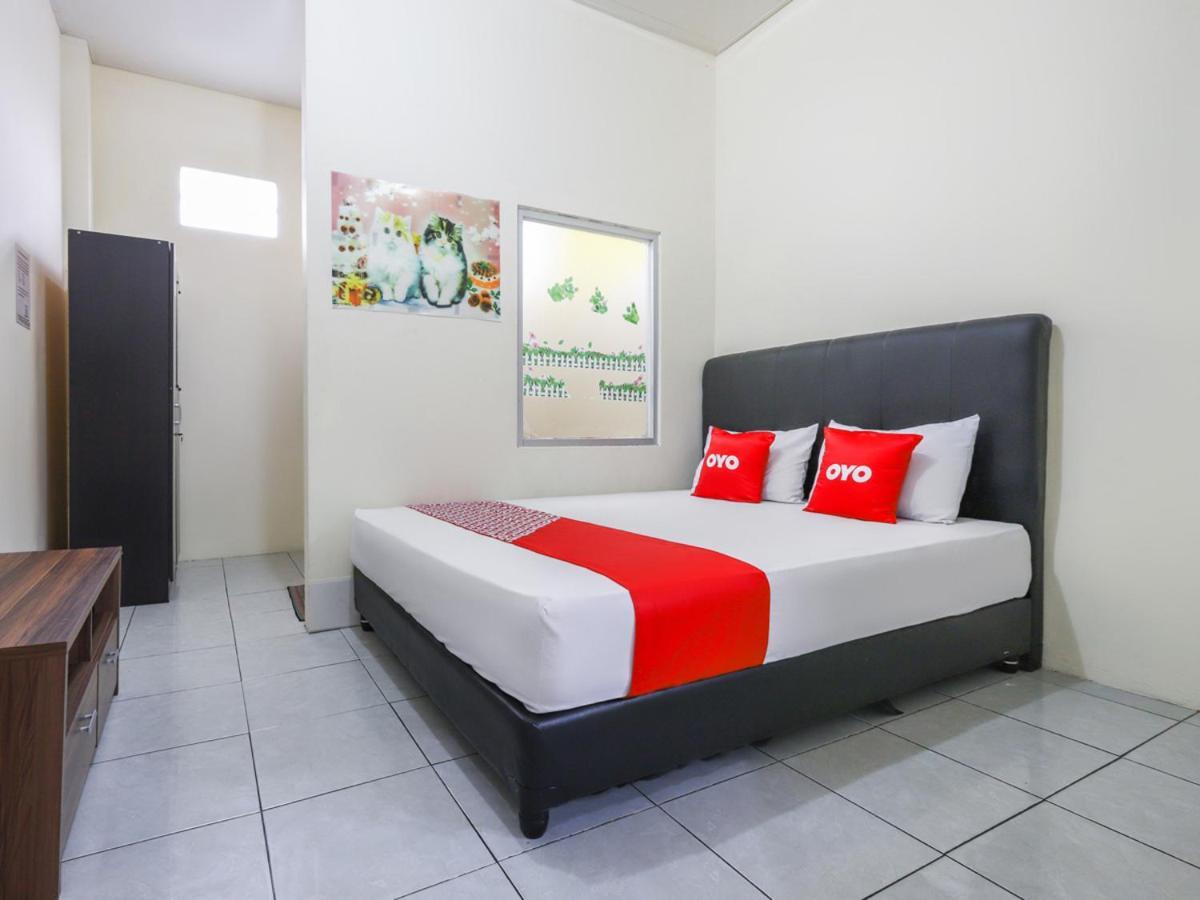 Oyo 3830 Dfarys Gh Syariah Hotel Balikpapan  Luaran gambar