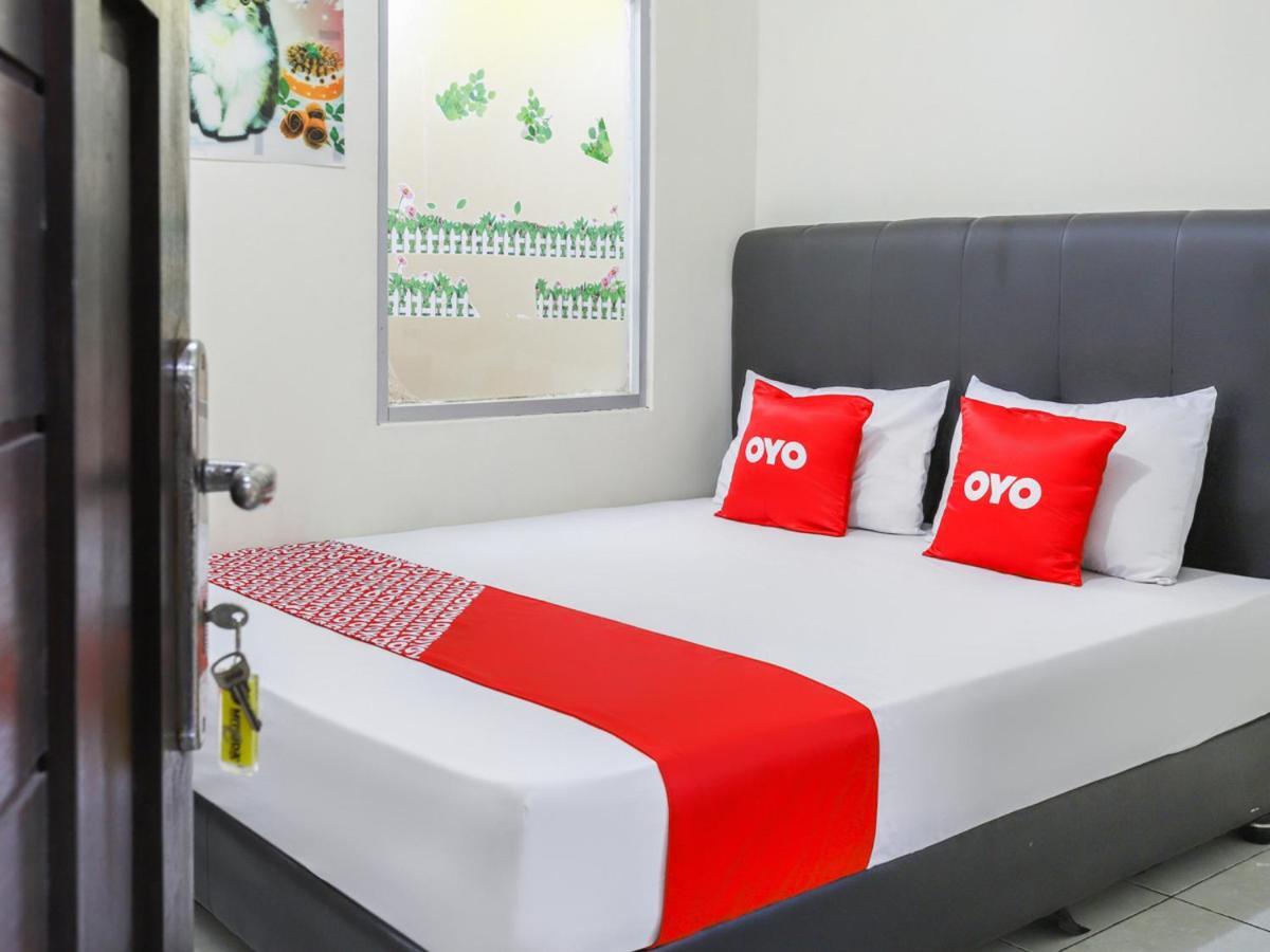 Oyo 3830 Dfarys Gh Syariah Hotel Balikpapan  Luaran gambar
