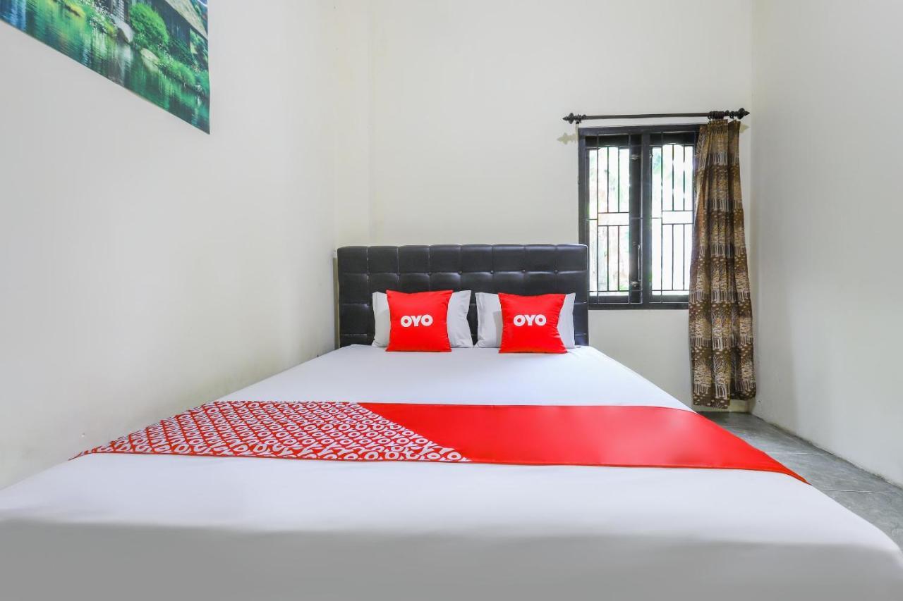 Oyo 3830 Dfarys Gh Syariah Hotel Balikpapan  Luaran gambar