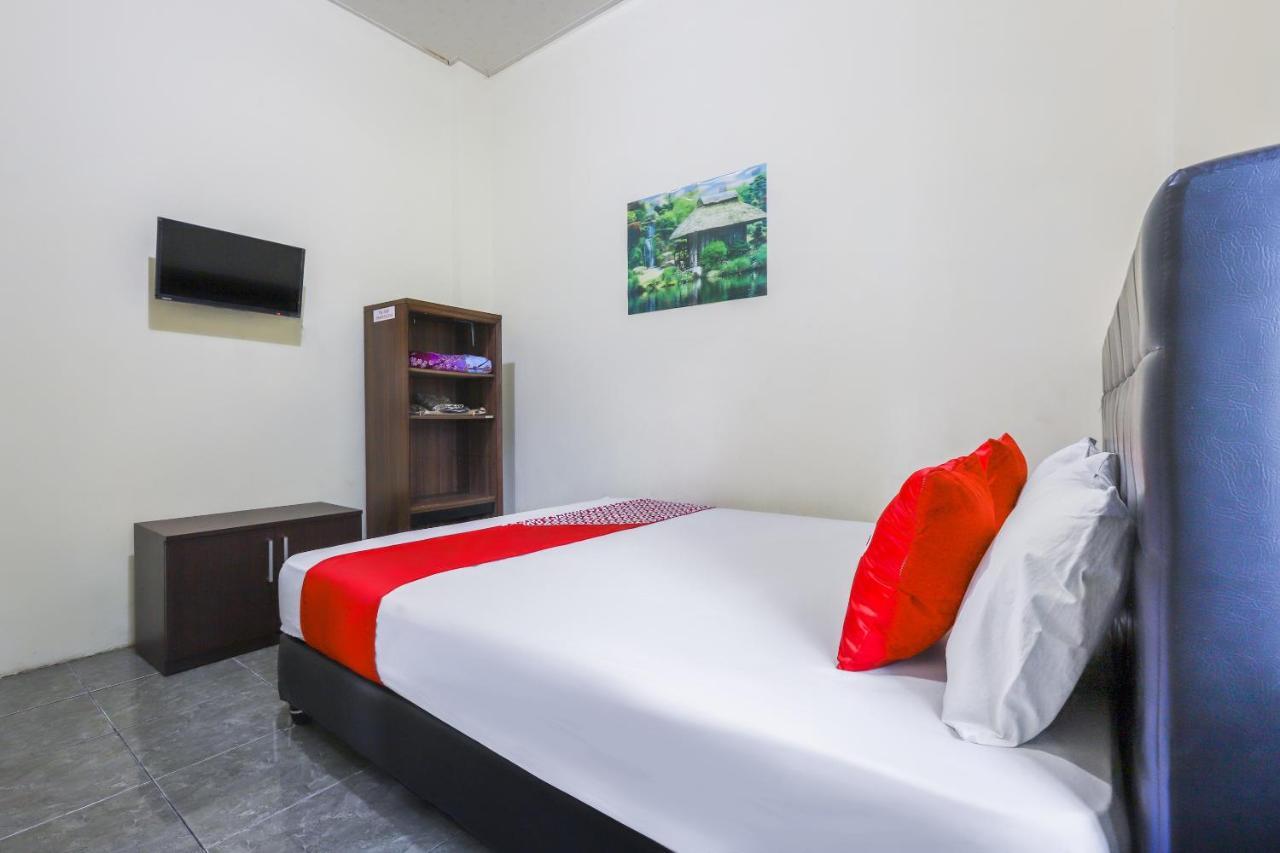 Oyo 3830 Dfarys Gh Syariah Hotel Balikpapan  Luaran gambar